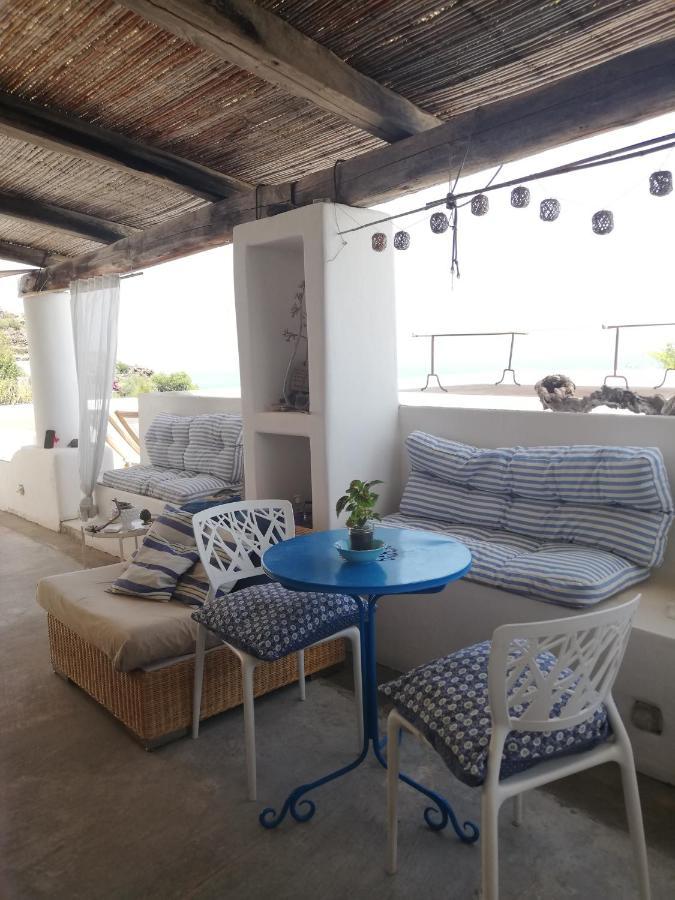Alicudi Giardino Dei Carrubi- Al Gradino 365 Bed & Breakfast Exterior photo